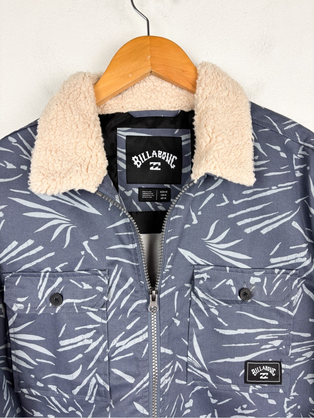 NWT BillaBong Xander Blue Palm Print Lightweight Jacket Sz M - Picture 9 of 11